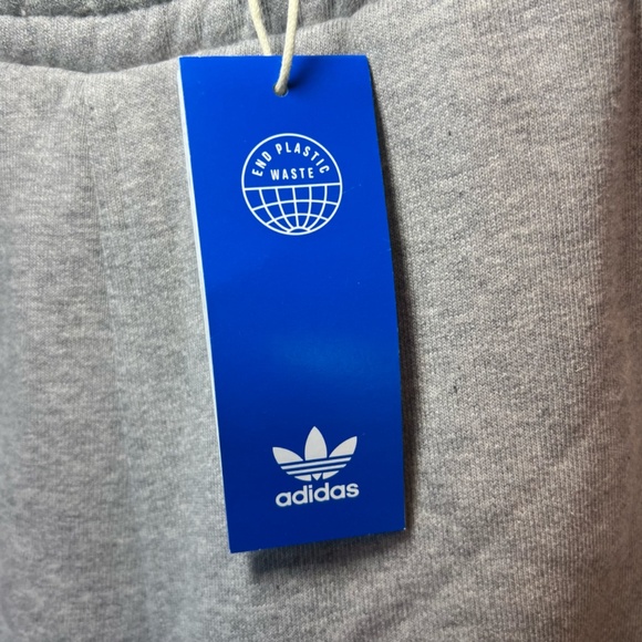 Adidas Mens Essentials Sweat Shorts  Grey Heather Pockets Fleece Logo  NEW Large - Picture 3 of 13